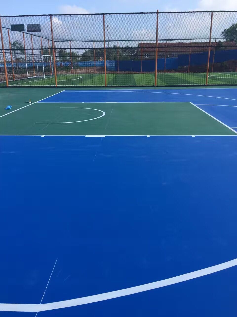 城陽區棘洪灘羊毛溝濕地公園籃球場完工